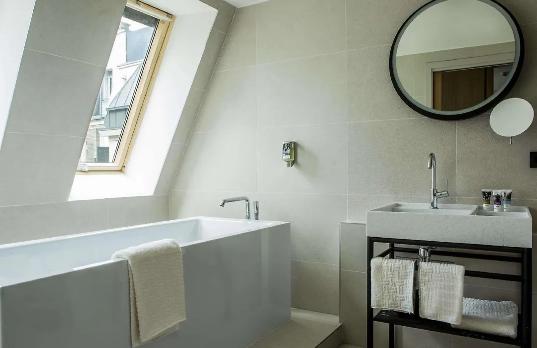 Mercure Paris 17 Batignolles-1
